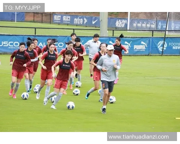 足球明星即将抵达中国进行训练活动引发球迷热切期待与关注