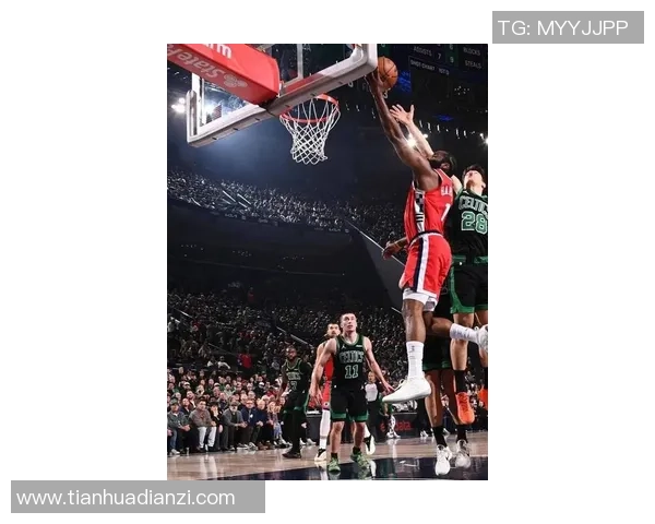 足球明星哈登在绿茵场上的精彩瞬间与独特魅力展现