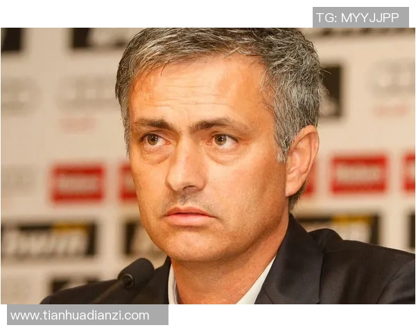 足球明星情感风波揭露队友隐秘恋情引发舆论热议与争议