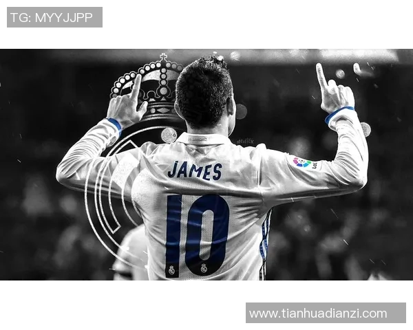 足球明星抱胸高清图片展现运动魅力与个性风采的完美瞬间