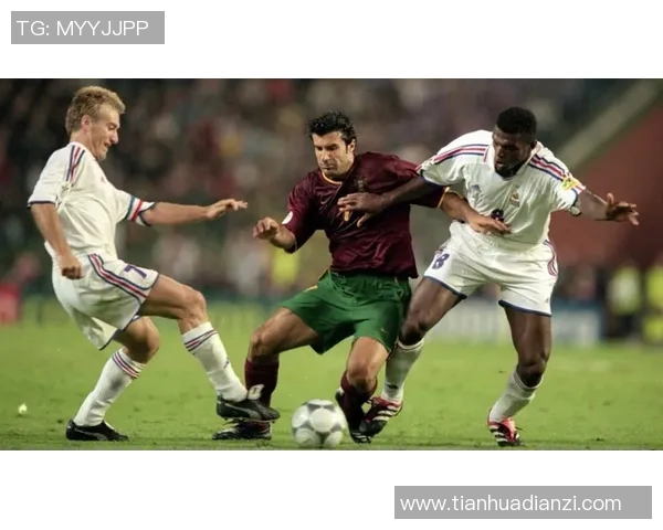 足球明星菲戈的精彩人生与场外趣事揭秘